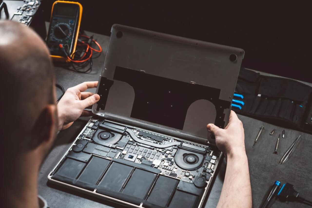 Notebook Kasa (Cover) Nedir? Kırılan Laptop Kasaları İçin Doğru Parça Seçimi
